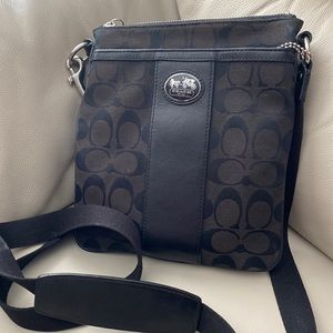 Black Coach crossbody like new